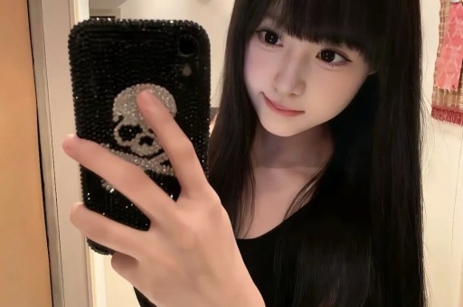 不到24小时娱乐圈又出三大八卦顶流小花、男星带女儿见情人