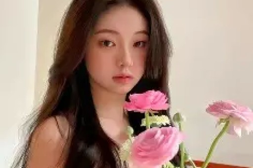 鹿晗工作室回应“与网红司晓迪恋爱”等相关信息：捏造、散布谣言等方式侵害鹿晗先生名誉均需依法承担相应的法律责任